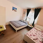 Δωμάτια σε οικογενειακή κατοικία Casa Naomi *