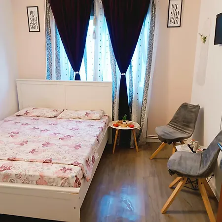 Δωμάτια σε οικογενειακή κατοικία Casa Naomi *